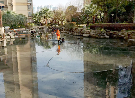 永寿景观池淤泥清理